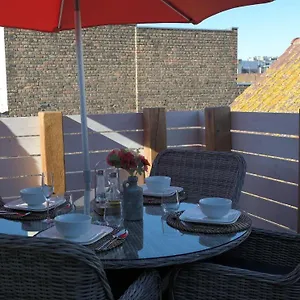 The Rooftop - A Trendy New With Airconditioning, Large Terrace & Free Parking , Oostende België